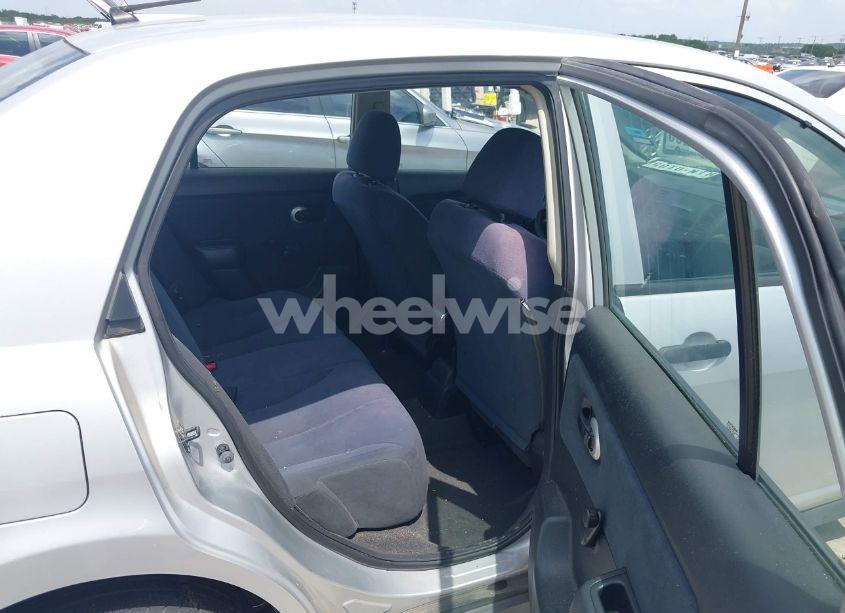 Photo 8 of 2011 Nissan Versa 1.6 (VIN 3N1CC1AP1BL371991)