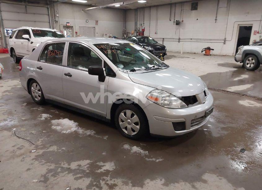 2010 Nissan Versa 1.6 BASE (VIN 3N1CC1AP3AL380349) main photo