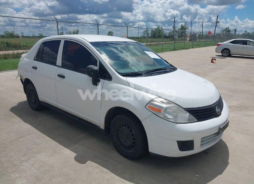 2011 Nissan Versa 1.6 (VIN 3N1CC1APXBL374517) main photo