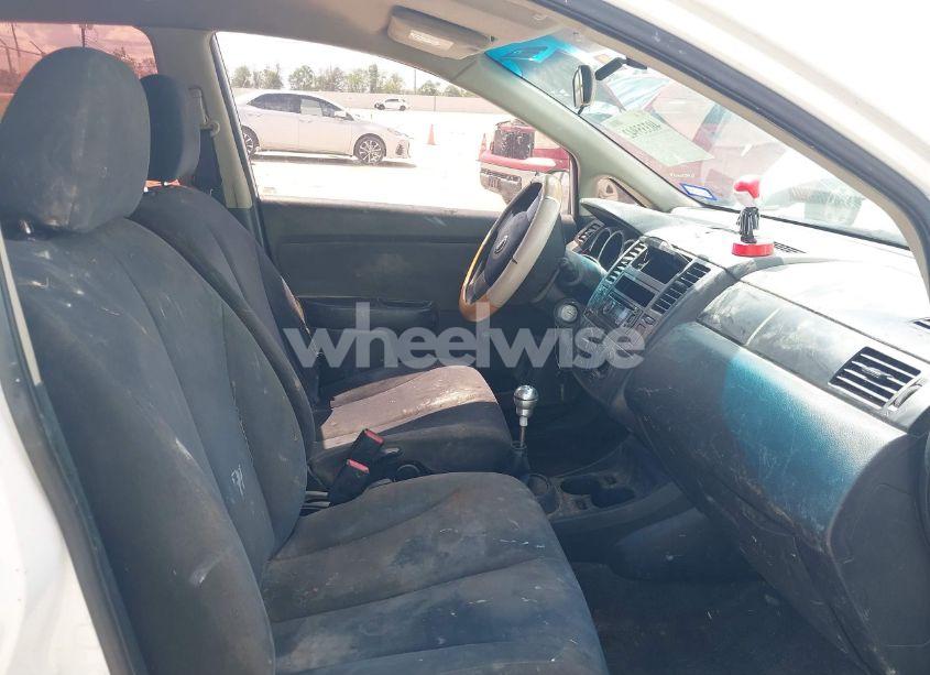 Photo 5 of 2011 Nissan Versa 1.6 (VIN 3N1CC1APXBL374517)