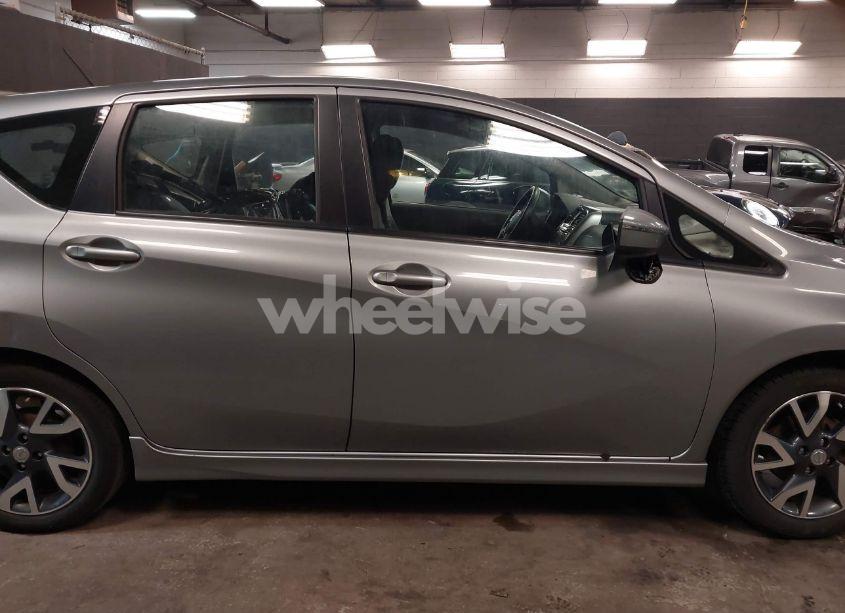 Photo 14 of 2015 Nissan Versa NOTE SR (VIN 3N1CE2CP0FL400447)