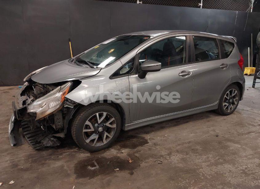 Photo 2 of 2015 Nissan Versa NOTE SR (VIN 3N1CE2CP0FL400447)
