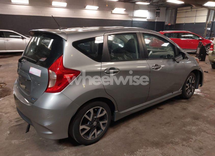 Photo 4 of 2015 Nissan Versa NOTE SR (VIN 3N1CE2CP0FL400447)