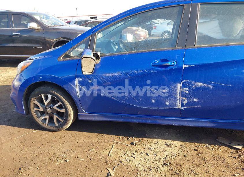 Photo 6 of 2015 Nissan Versa NOTE SR (VIN 3N1CE2CP0FL423064)