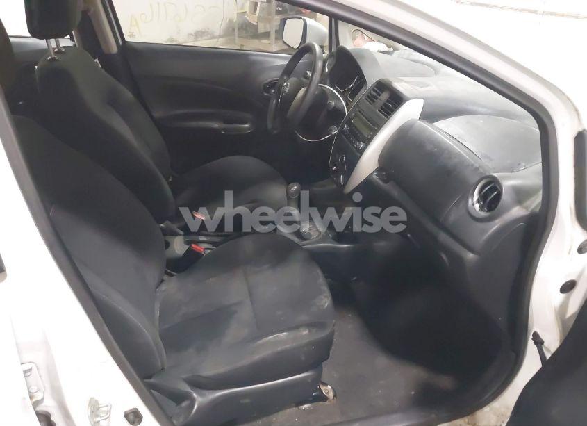 Photo 5 of 2015 Nissan Versa NOTE S (SR) (VIN 3N1CE2CP1FL351775)