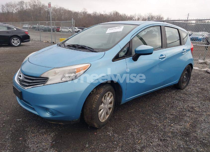 Photo 2 of 2015 Nissan Versa NOTE (VIN 3N1CE2CP1FL352764)