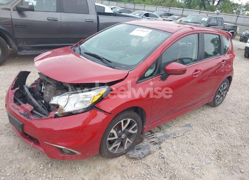 Photo 2 of 2015 Nissan Versa NOTE SR (VIN 3N1CE2CP1FL359634)