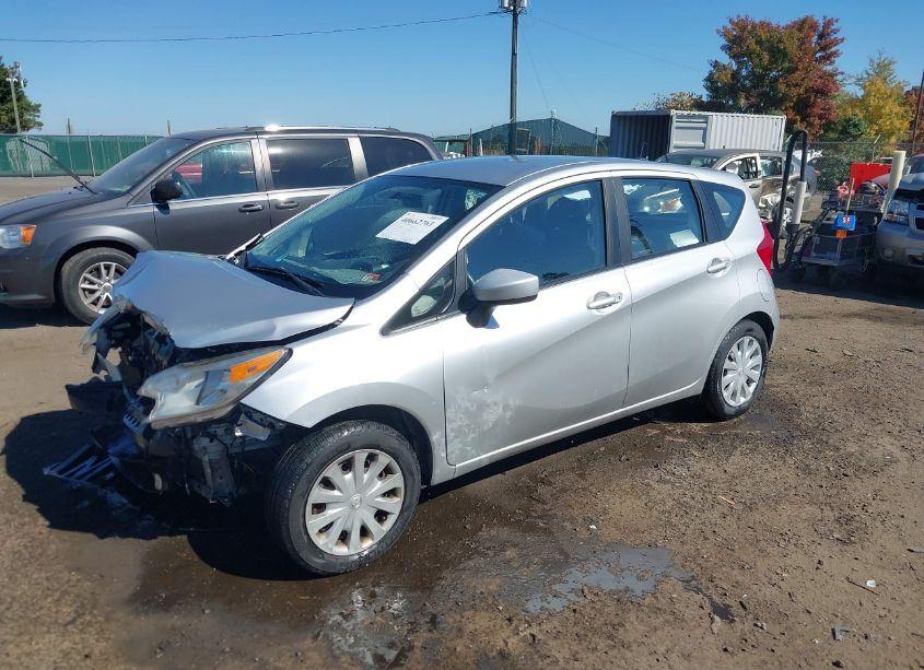 Photo 2 of 2015 Nissan Versa NOTE SV (VIN 3N1CE2CP1FL374909)