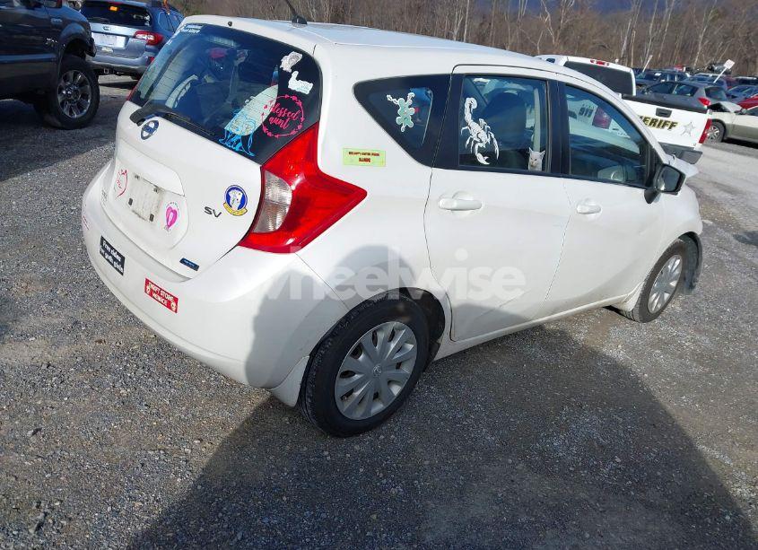Photo 4 of 2015 Nissan Versa NOTE SV (VIN 3N1CE2CP1FL388857)