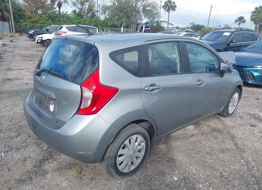 Photo 4 of 2015 Nissan Versa NOTE S (SR)/S PLUS/SL/SR/SV (VIN 3N1CE2CP1FL412073)