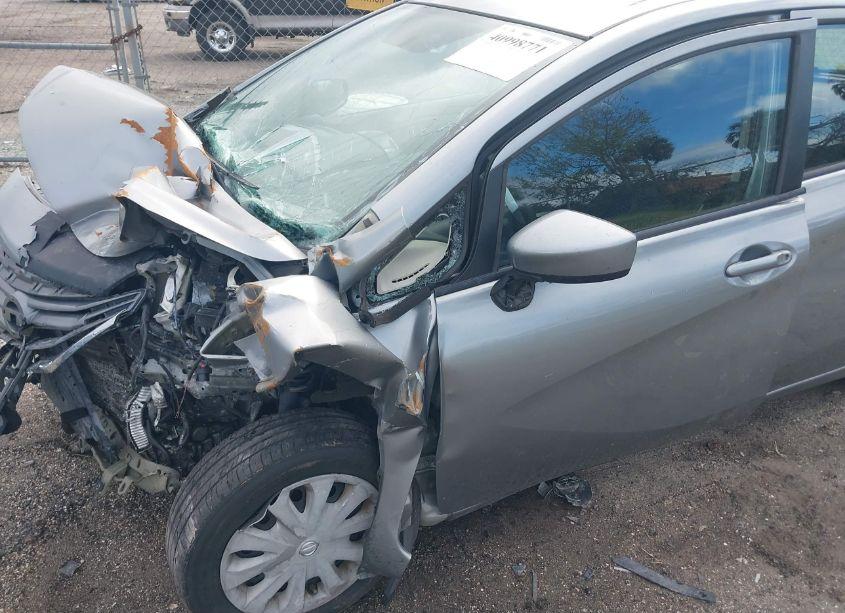 Photo 6 of 2015 Nissan Versa NOTE S (SR)/S PLUS/SL/SR/SV (VIN 3N1CE2CP1FL412073)