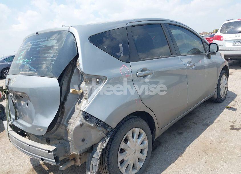 Photo 4 of 2014 Nissan Versa NOTE S (SR) (VIN 3N1CE2CP2EL435649)