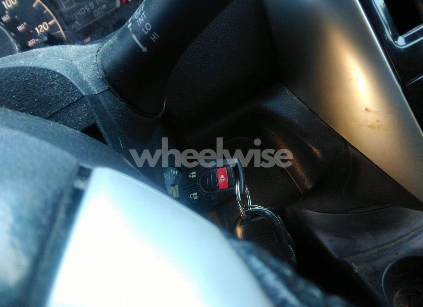 Photo 11 of 2015 Nissan Versa NOTE SV (VIN 3N1CE2CP2FL390830)