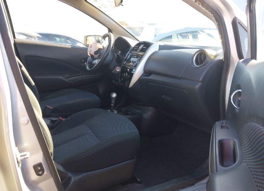 Photo 5 of 2015 Nissan Versa NOTE S (SR)/S PLUS/SL/SR/SV (VIN 3N1CE2CP2FL405424)