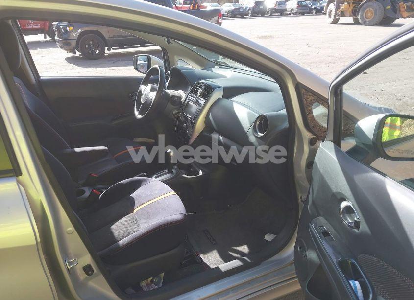 Photo 5 of 2015 Nissan Versa NOTE S (SR)/S PLUS/SL/SR/SV (VIN 3N1CE2CP2FL412275)