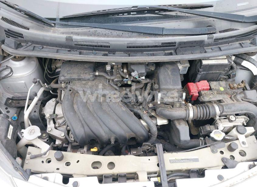 Photo 10 of 2015 Nissan Versa NOTE SR (VIN 3N1CE2CP2FL442991)