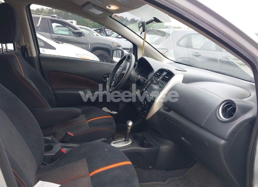 Photo 5 of 2015 Nissan Versa NOTE SR (VIN 3N1CE2CP2FL442991)