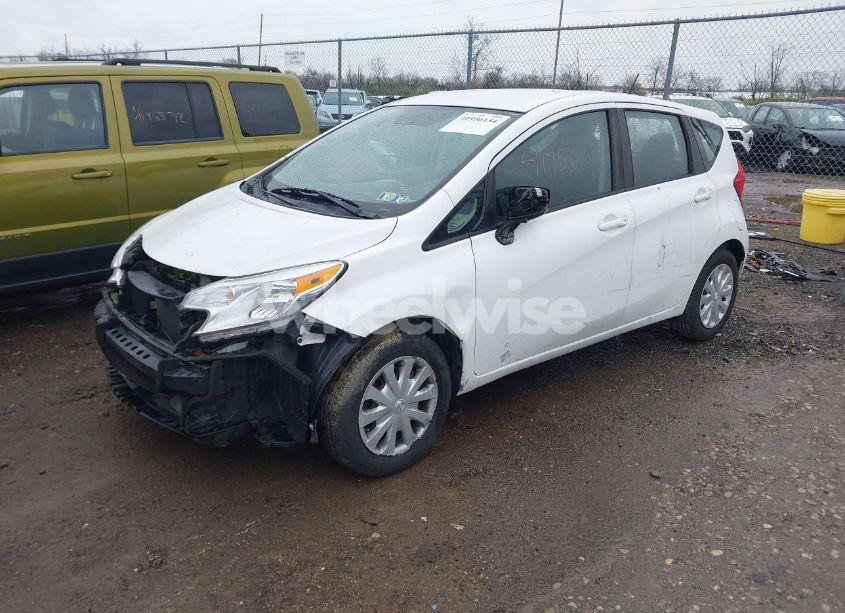 Photo 2 of 2016 Nissan Versa NOTE S (SR)/S PLUS/SL/SR/SV (VIN 3N1CE2CP2GL380753)