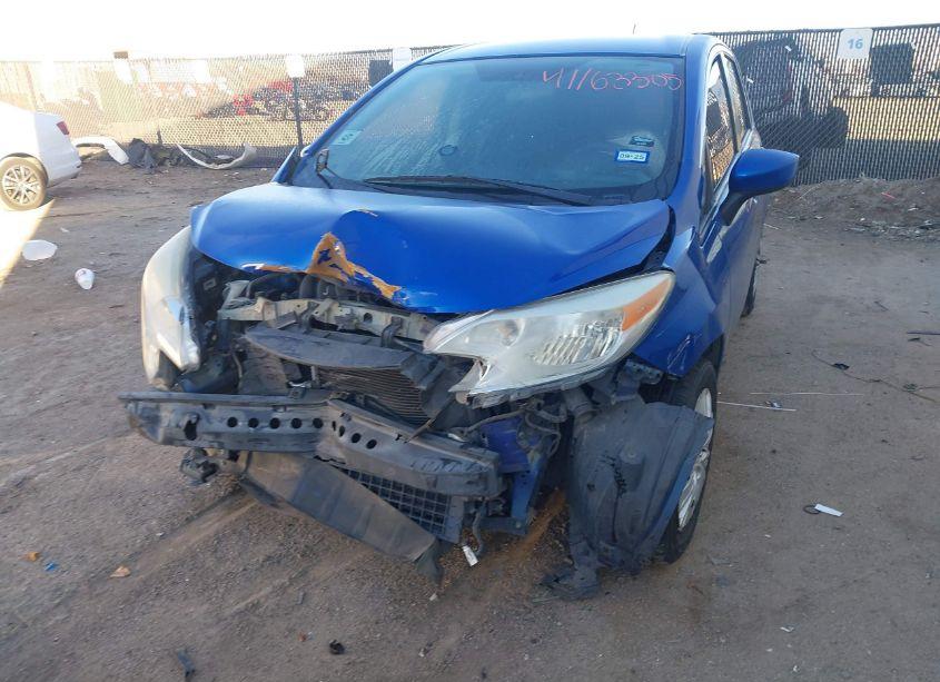 Photo 2 of 2015 Nissan Versa NOTE SV (VIN 3N1CE2CP3FL366147)