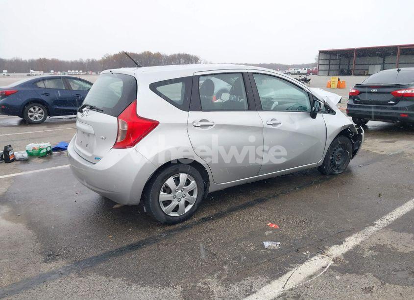 Photo 4 of 2015 Nissan Versa NOTE S (SR)/S PLUS/SL/SR/SV (VIN 3N1CE2CP3FL369033)