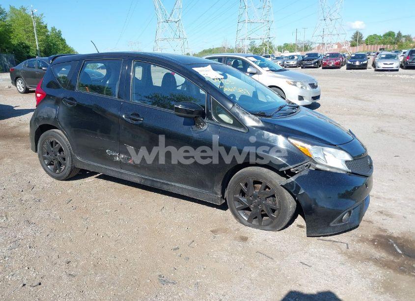2015 Nissan Versa NOTE SR (VIN 3N1CE2CP3FL386530) main photo