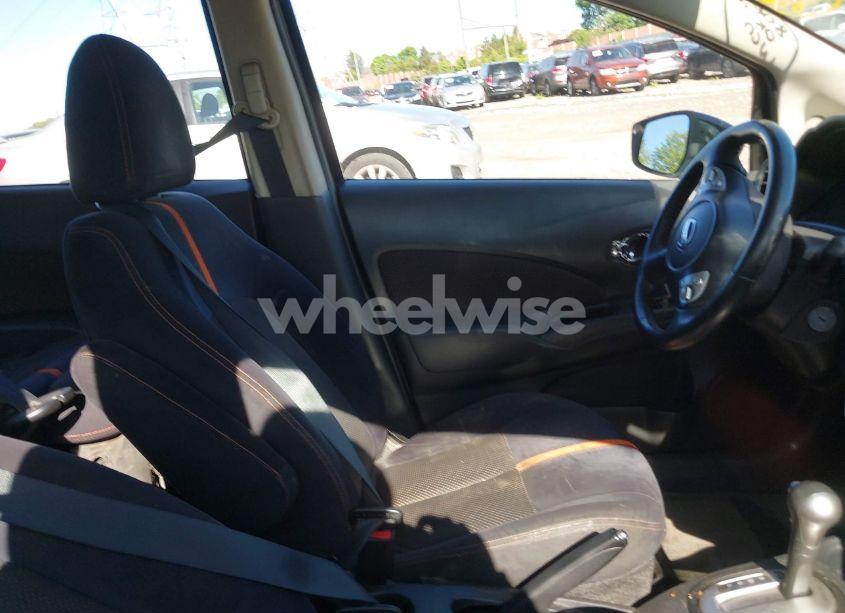 Photo 5 of 2015 Nissan Versa NOTE SR (VIN 3N1CE2CP3FL386530)