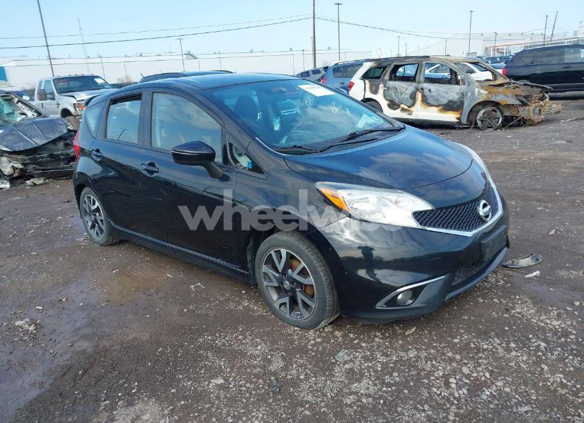 2015 Nissan Versa NOTE SR (VIN 3N1CE2CP3FL389962) main photo