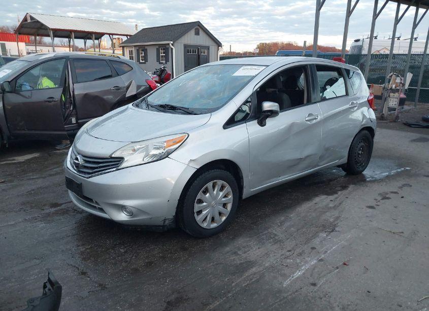 Photo 2 of 2015 Nissan Versa NOTE SV (VIN 3N1CE2CP3FL399861)