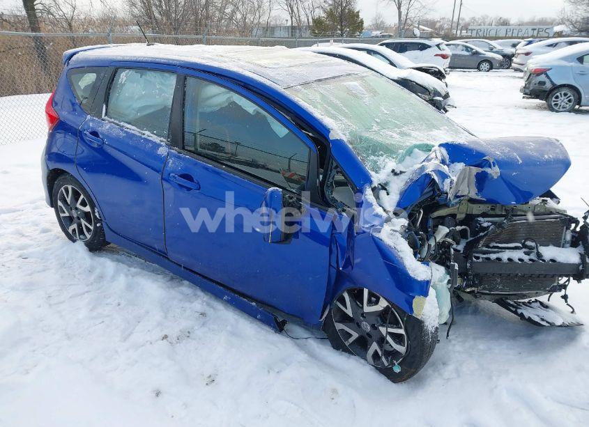 2015 Nissan Versa NOTE SR (VIN 3N1CE2CP3FL412298) main photo