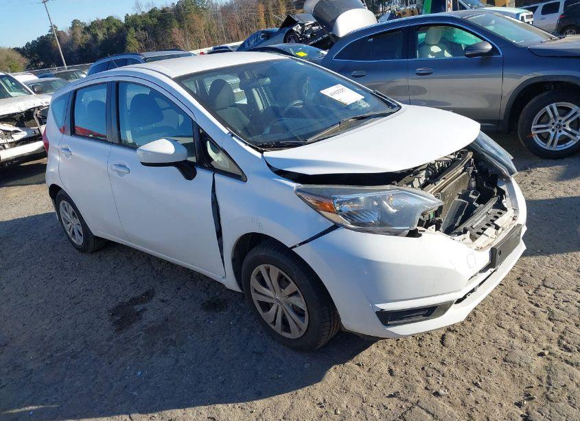 2018 Nissan Versa NOTE SV (VIN 3N1CE2CP3JL352368) main photo