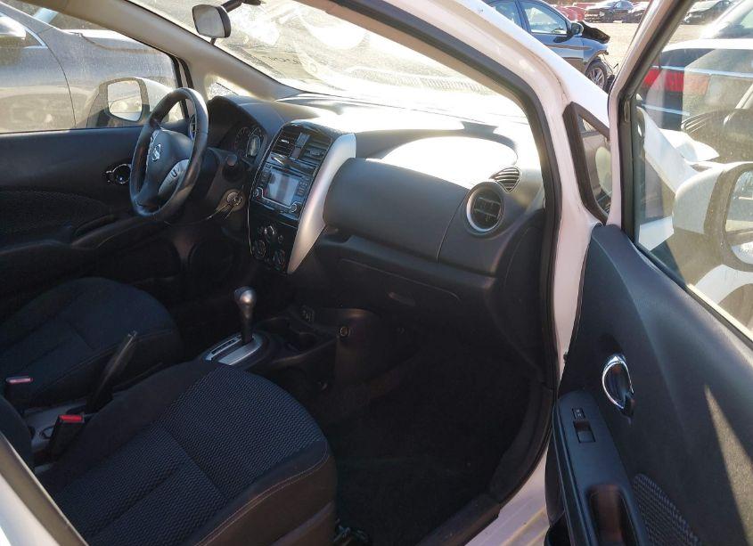 Photo 5 of 2018 Nissan Versa NOTE SV (VIN 3N1CE2CP3JL352368)