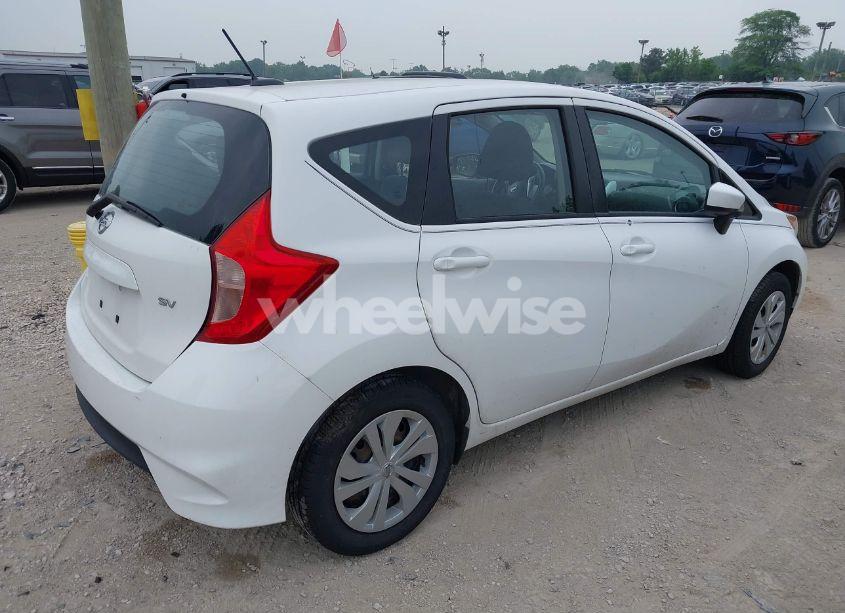 Photo 4 of 2018 Nissan Versa NOTE SV (VIN 3N1CE2CP4JL355280)