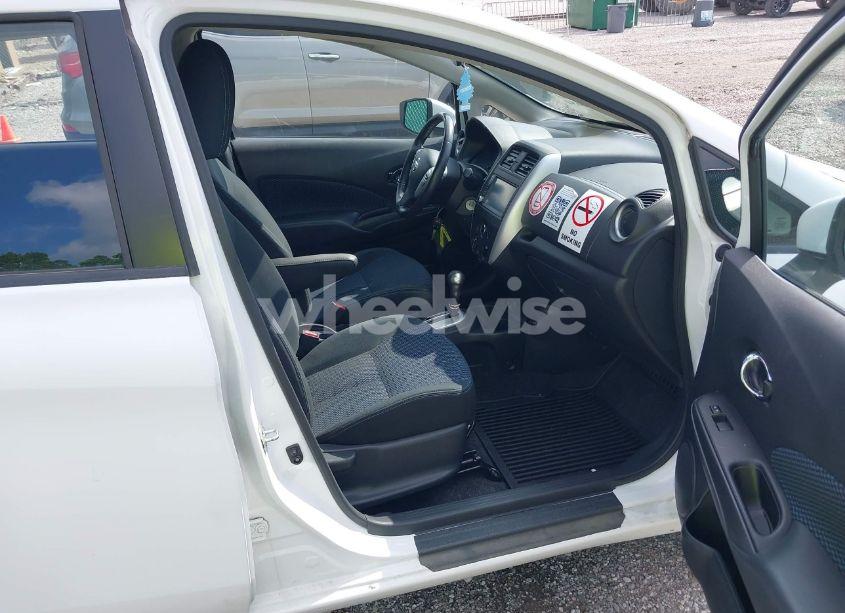 Photo 5 of 2019 Nissan Versa NOTE SV (VIN 3N1CE2CP4KL366202)