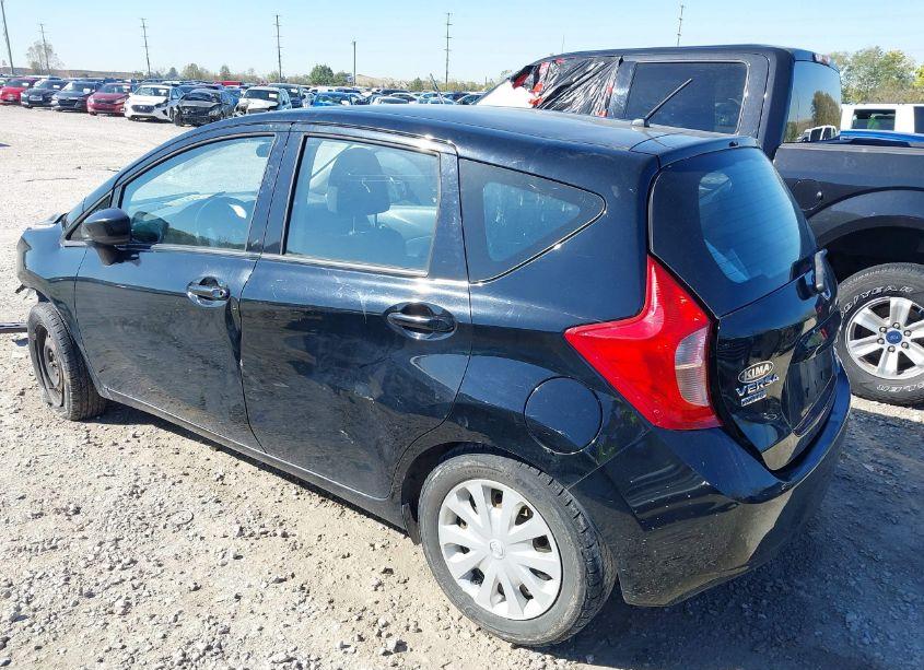 Photo 3 of 2015 Nissan Versa NOTE S (SR)/S PLUS/SL/SR/SV (VIN 3N1CE2CP5FL395018)