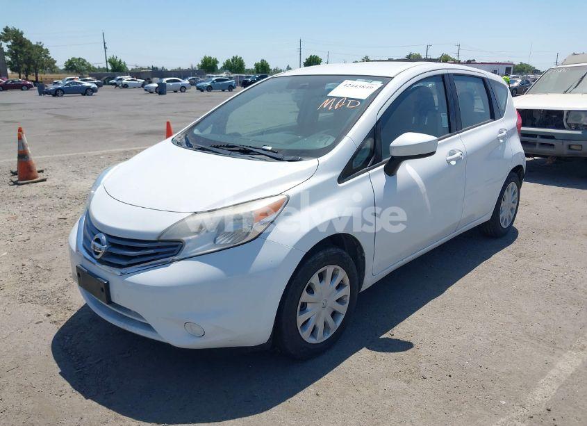 Photo 2 of 2015 Nissan Versa NOTE S (SR)/S PLUS/SL/SR/SV (VIN 3N1CE2CP5FL420077)