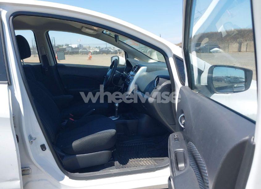 Photo 5 of 2015 Nissan Versa NOTE S (SR)/S PLUS/SL/SR/SV (VIN 3N1CE2CP5FL420077)