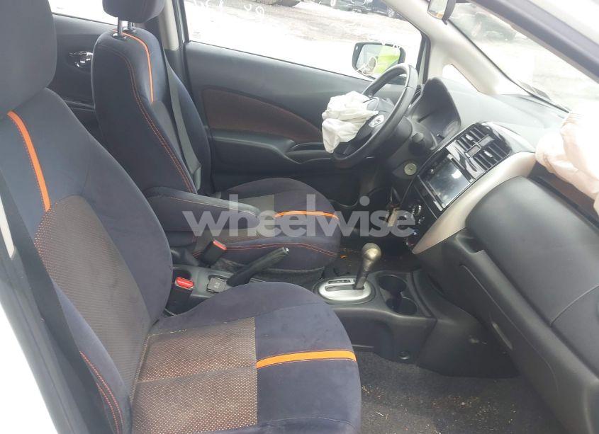 Photo 5 of 2015 Nissan Versa NOTE SR (VIN 3N1CE2CP5FL436554)