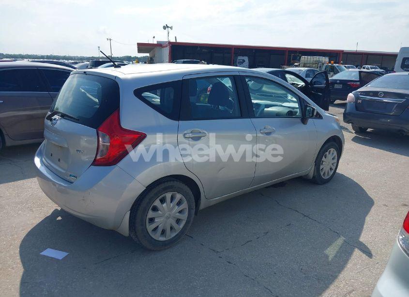 Photo 4 of 2015 Nissan Versa NOTE SV (VIN 3N1CE2CP5FL437977)
