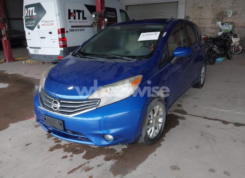 Photo 2 of 2015 Nissan Versa NOTE SV (VIN 3N1CE2CP5FL440510)