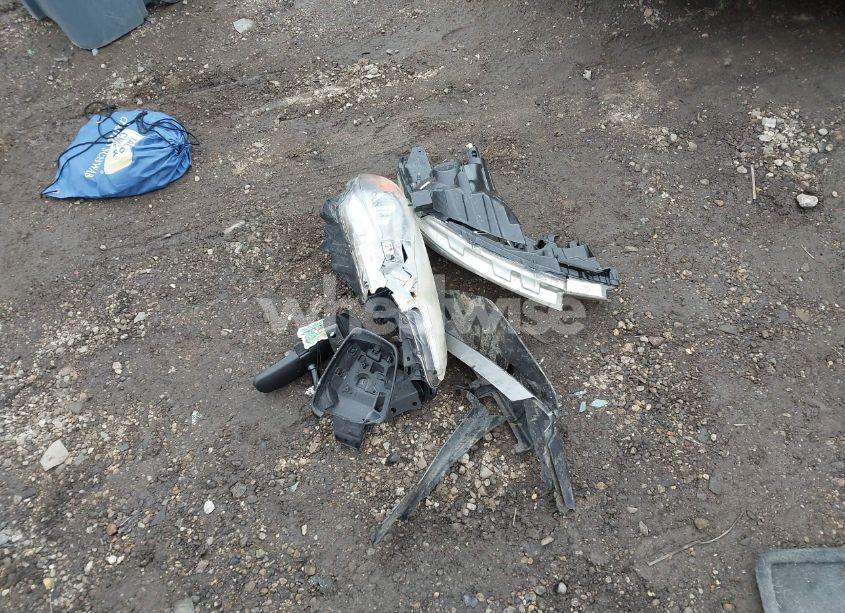 Photo 12 of 2016 Nissan Versa NOTE S (SR)/S PLUS/SL/SR/SV (VIN 3N1CE2CP5GL351117)