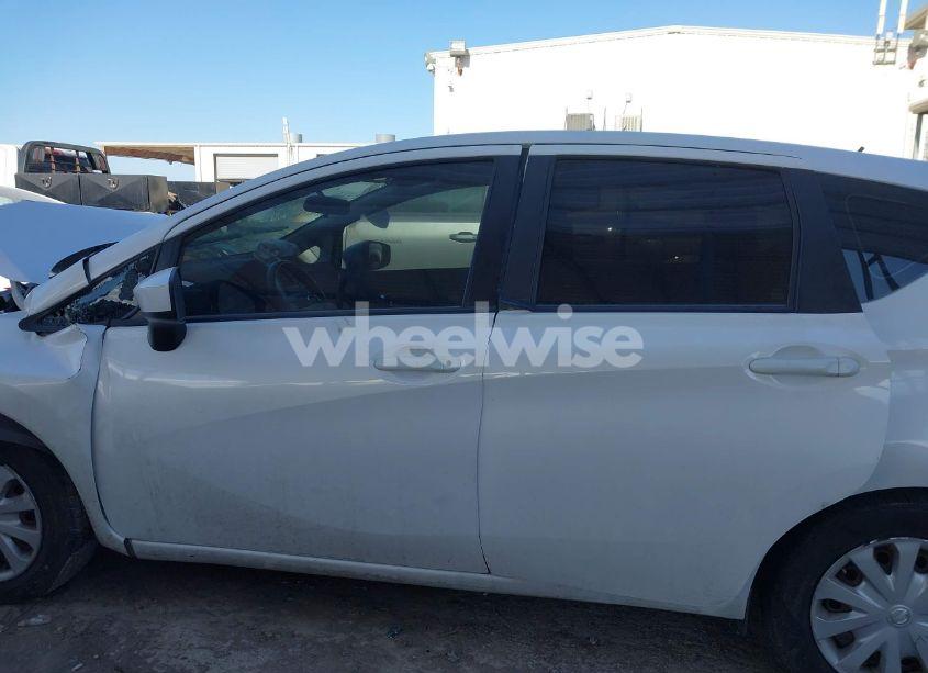 Photo 14 of 2016 Nissan Versa NOTE S (SR)/S PLUS/SL/SR/SV (VIN 3N1CE2CP5GL361923)