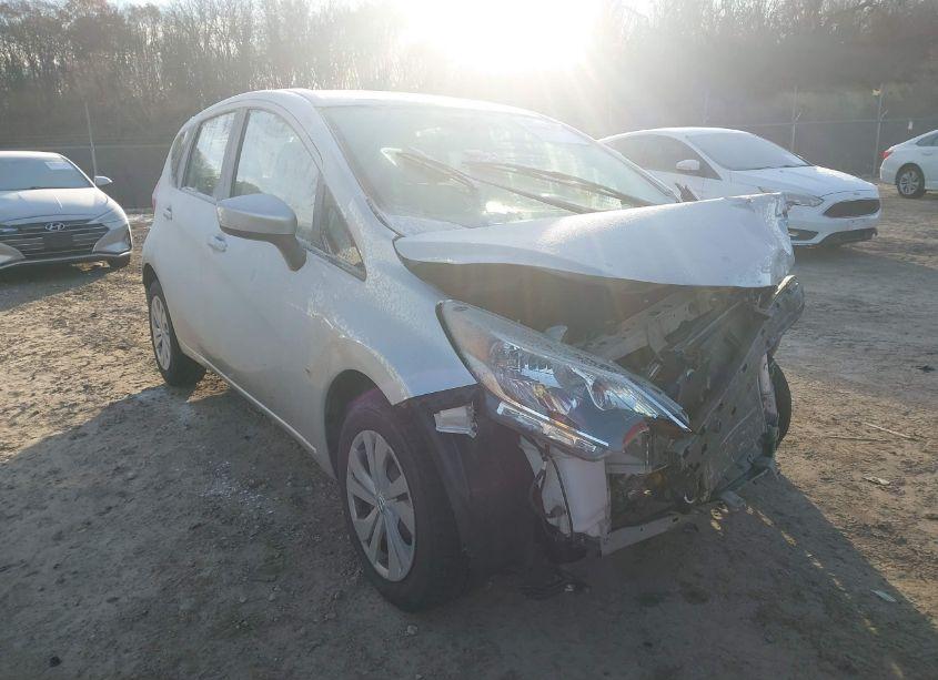 2017 Nissan Versa NOTE SV (VIN 3N1CE2CP5HL352446) main photo