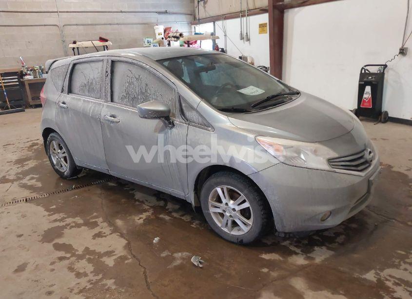 2015 Nissan Versa NOTE SV (VIN 3N1CE2CP6FL359760) main photo