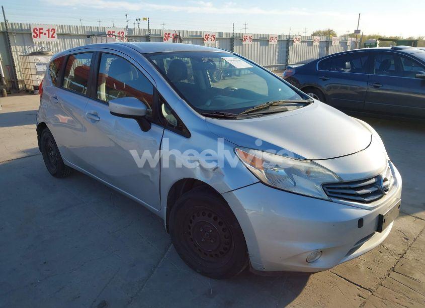 2015 Nissan Versa NOTE SV (VIN 3N1CE2CP6FL370354) main photo