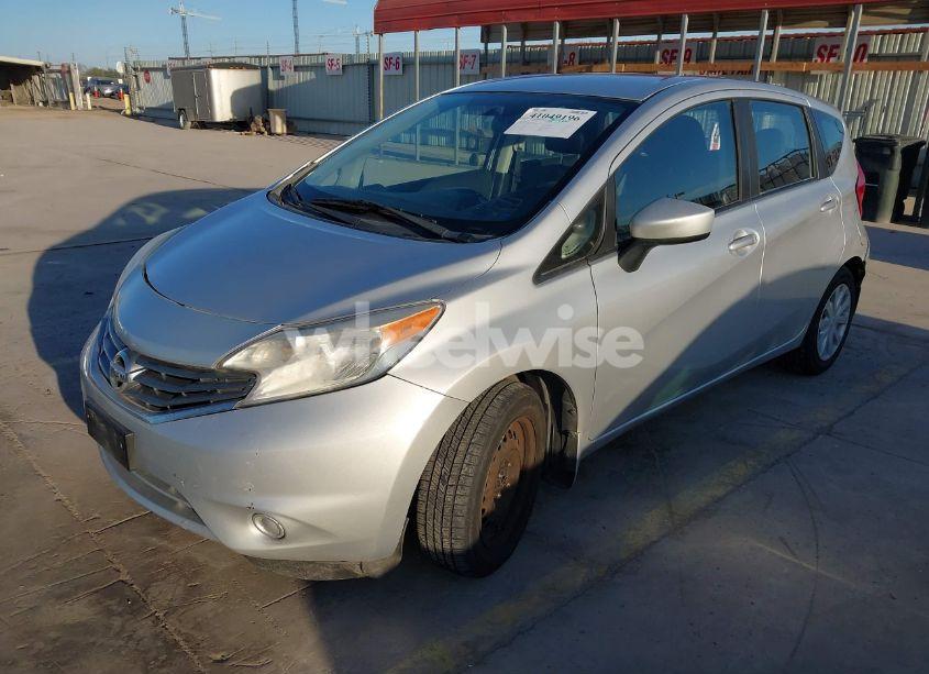 Photo 2 of 2015 Nissan Versa NOTE SV (VIN 3N1CE2CP6FL370354)