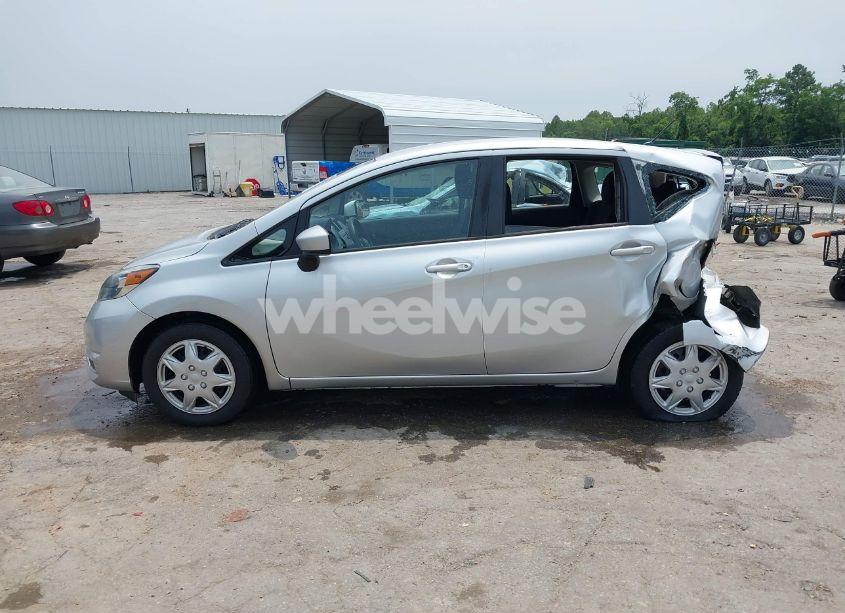 Photo 14 of 2018 Nissan Versa NOTE S (VIN 3N1CE2CP6JL356270)