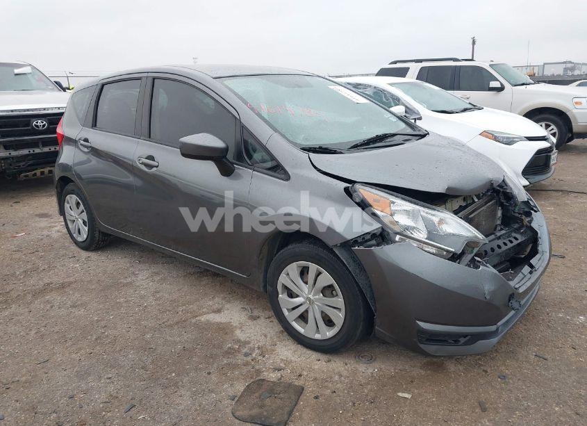 2018 Nissan Versa NOTE S (VIN 3N1CE2CP6JL357709) main photo