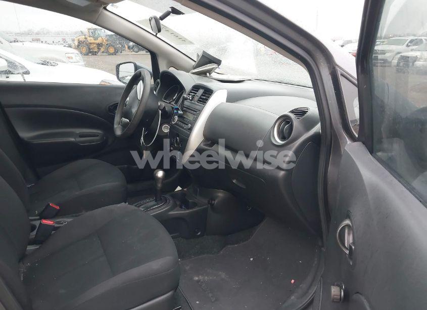 Photo 5 of 2018 Nissan Versa NOTE S (VIN 3N1CE2CP6JL357709)