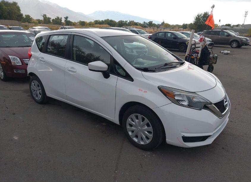 2018 Nissan Versa NOTE SV (VIN 3N1CE2CP6JL366846) main photo