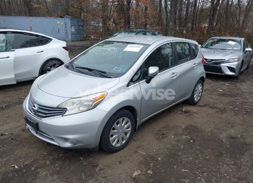 Photo 2 of 2015 Nissan Versa NOTE SV (VIN 3N1CE2CP7FL358844)